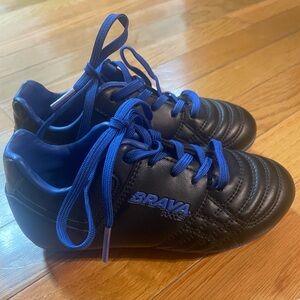 Brava soccer cleats black and blue kids size 10